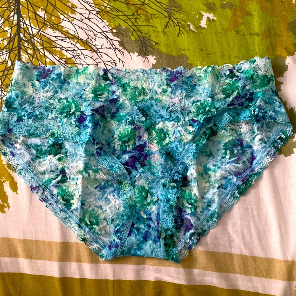 Victoria’s Secret The lacie Hiphugger